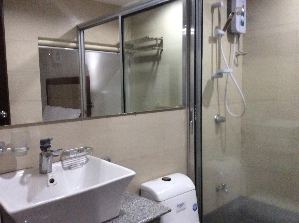 Cherry Midtown Hotel Olongapo Zimmer foto
