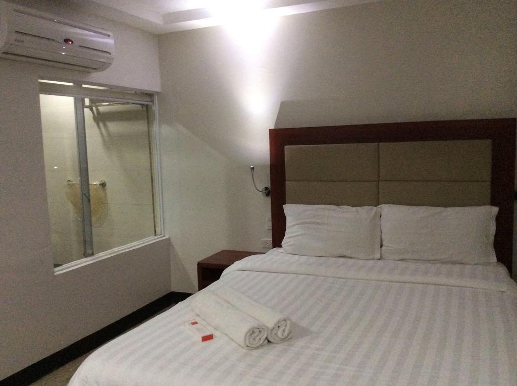 Cherry Midtown Hotel Olongapo Zimmer foto